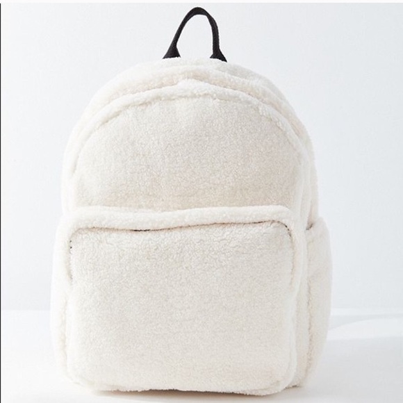 Final 💰⬇️ NWOT UO Sherpa backpack - Picture 3 of 7